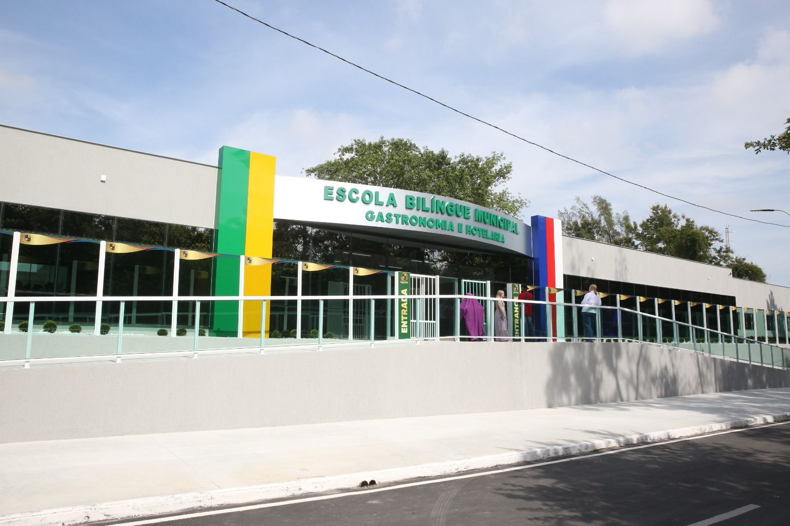 Prefeitura inaugura Escola Bilíngue Orientação em Gastronomia e