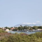 Prefeitura de Cabo Frio promove plantio de 300 mudas de mangue em ação de compensação ambiental