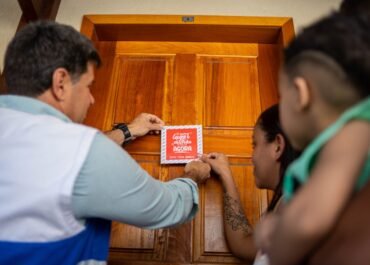 Prefeitura de Maricá entrega 40 casas a famílias que viviam em áreas de risco