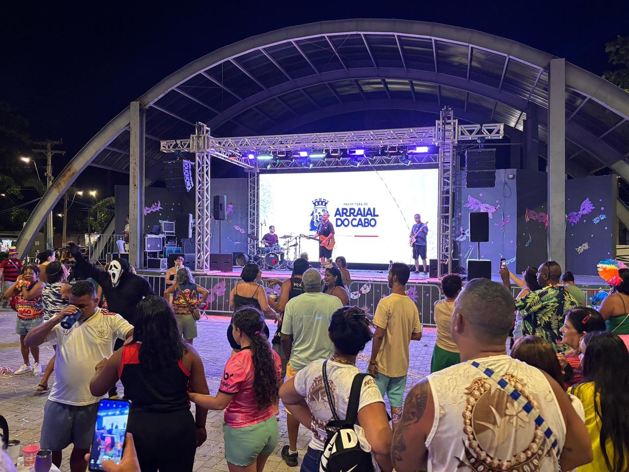 Carnaval de Arraial do Cabo tem domingo (15) com folia para todas as idades