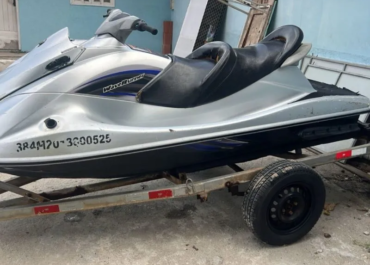 Fiscalização Náutica apreende jet ski após manobras perigosas próximo a navio de cruzeiro em Búzios