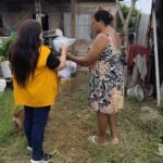 Araruama reforça assistência às famílias atingidas pelas últimas chuvas com entrega de cestas e kits de limpeza