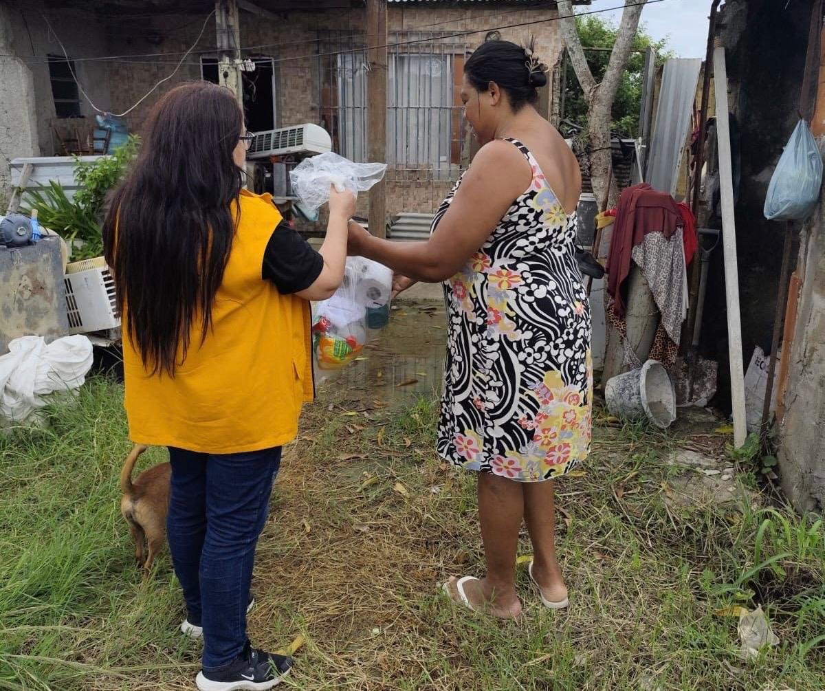 Araruama reforça assistência às famílias atingidas pelas últimas chuvas com entrega de cestas e kits de limpeza