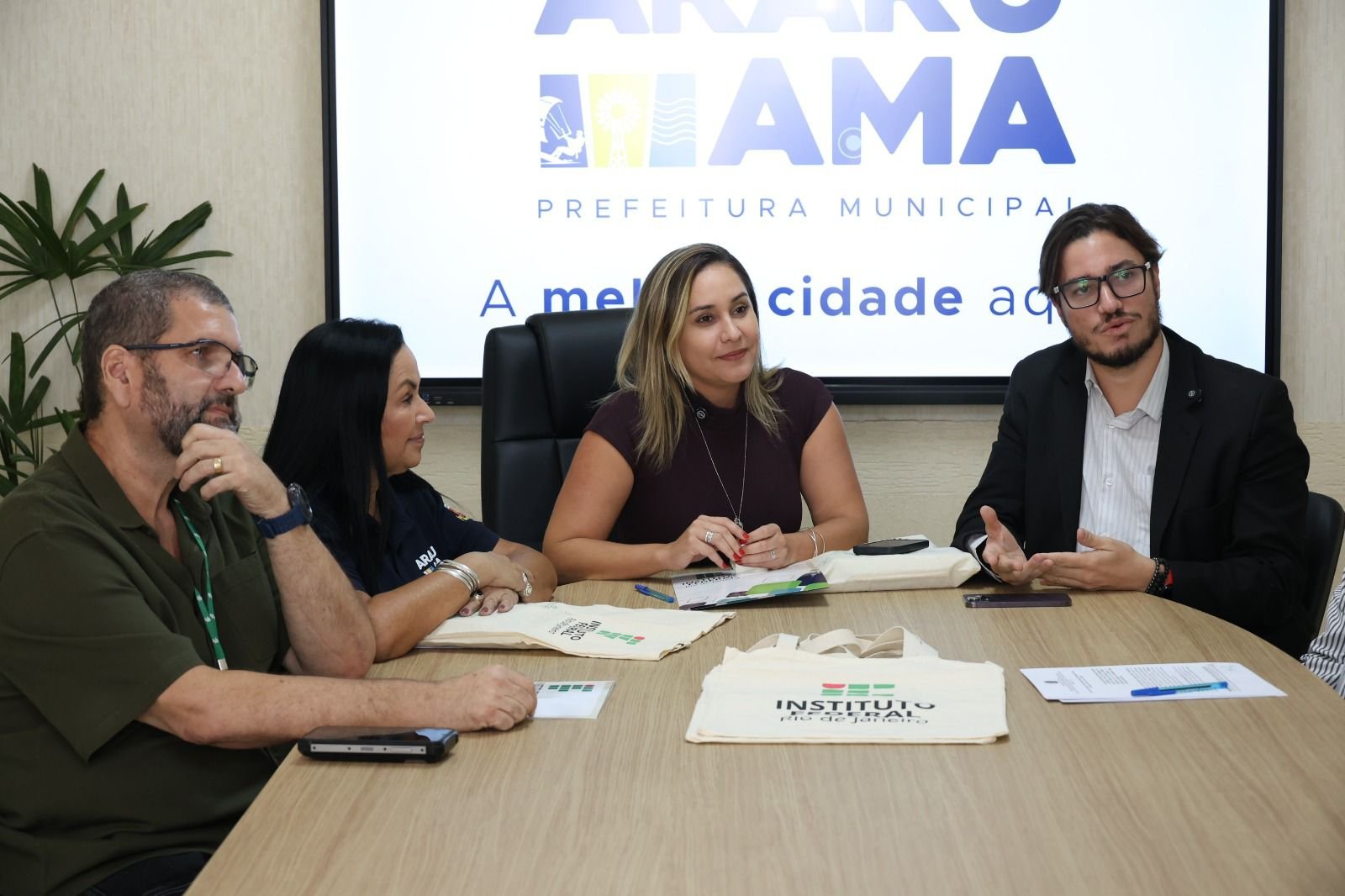 Prefeitura de Araruama firma parceria com IFRJ para oferta de cursos de qualificação profissional