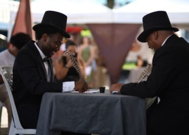 XXXV Semana Teixeira e Sousa é aberta em Cabo Frio, na Praça Porto Rocha