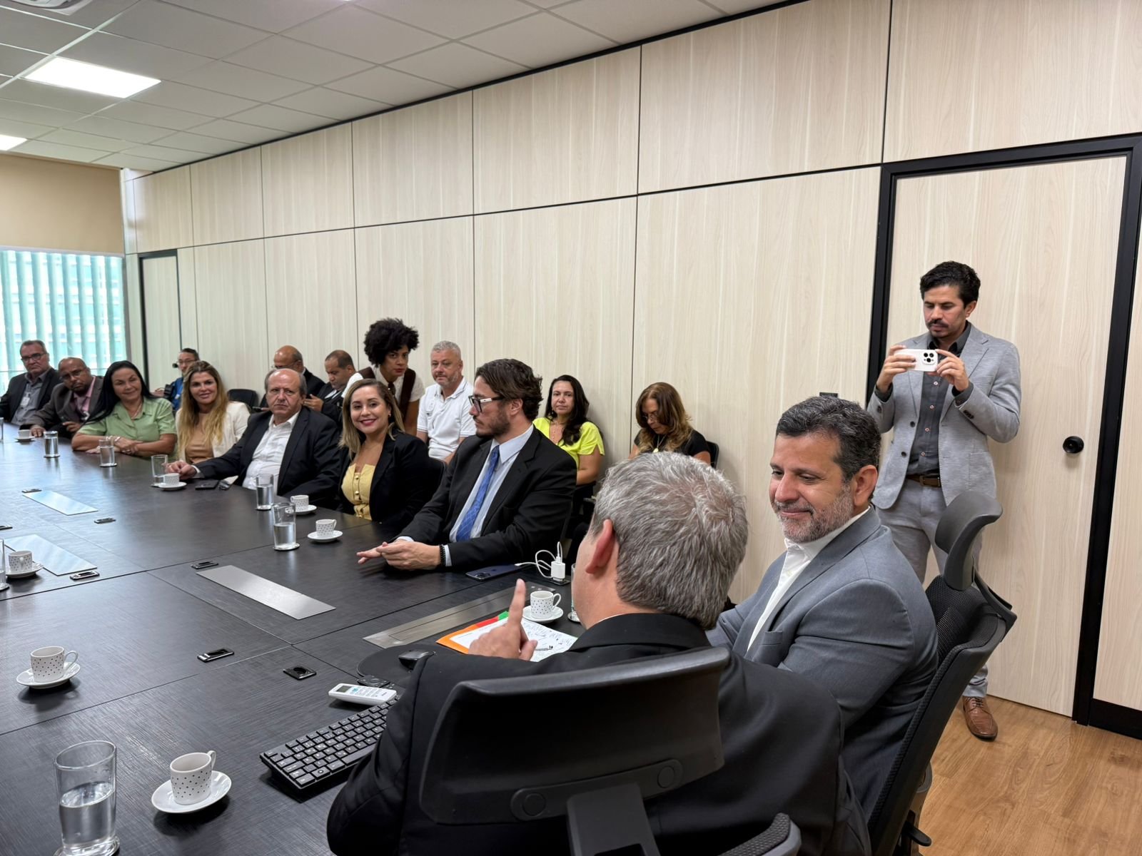 Prefeita de Araruama se reúne no Ministério da Educação para avançar na implantação de uma Universidade Federal pública no município