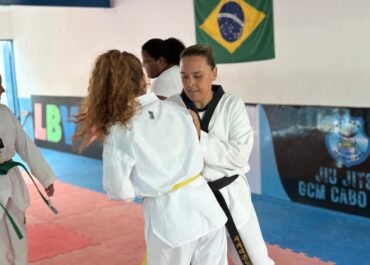 Patrulha Maria da Penha da GCM realiza workshop de defesa pessoal para mulheres em Cabo Frio nesta terça-feira (31)