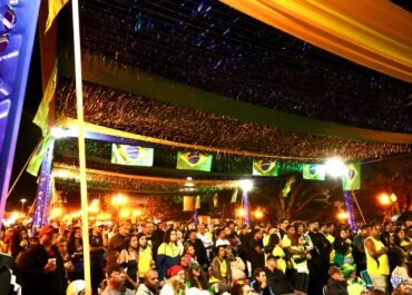 Praça Antônio Raposo, em Araruama, terá transmissão de Brasil x Escócia com show do Grupo Sambará