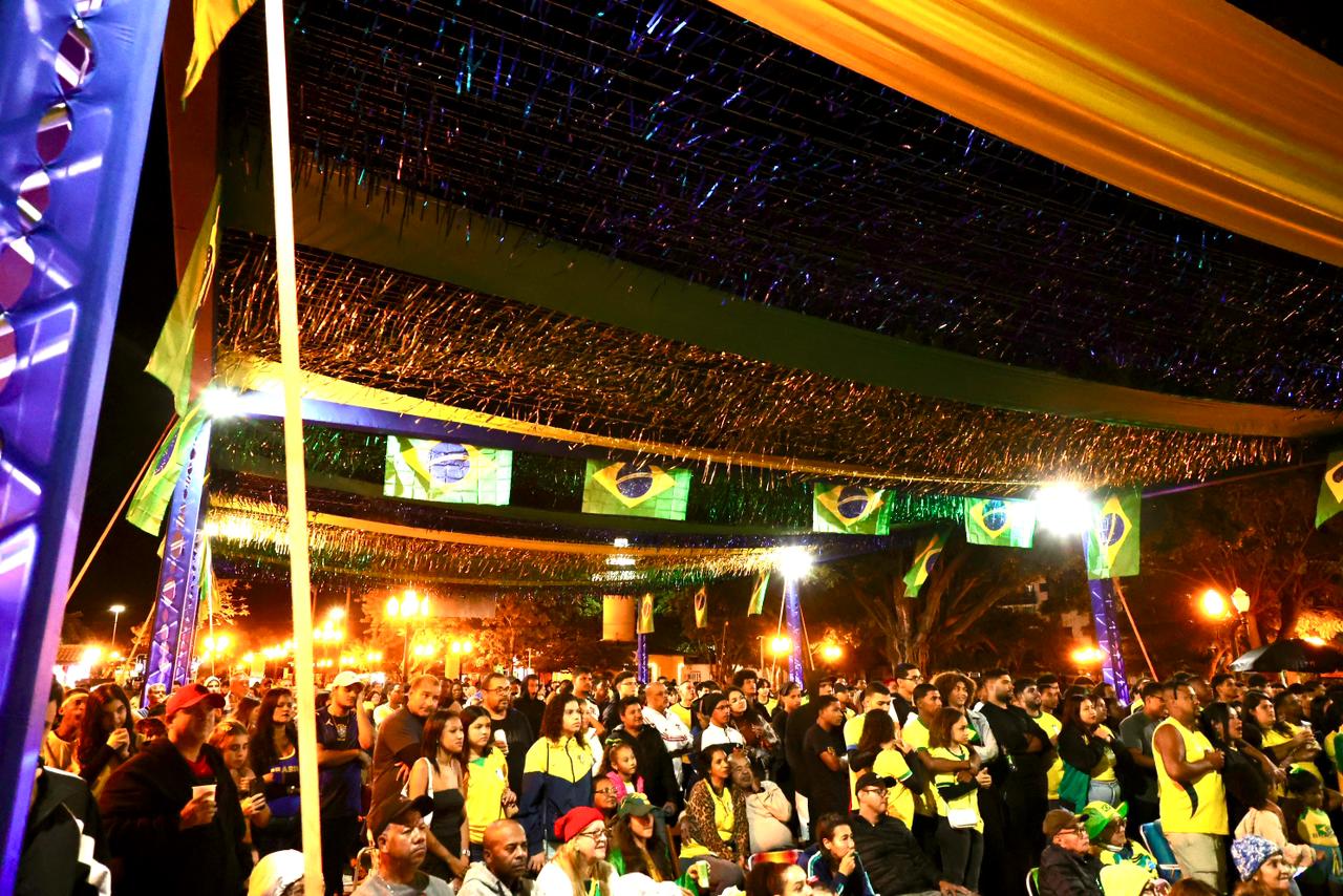 Praça Antônio Raposo, em Araruama, terá transmissão de Brasil x Escócia com show do Grupo Sambará