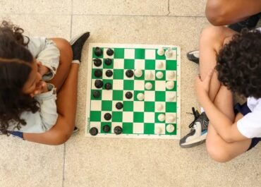 Proporção de crianças com celular cai; segurança é motivo mais citado