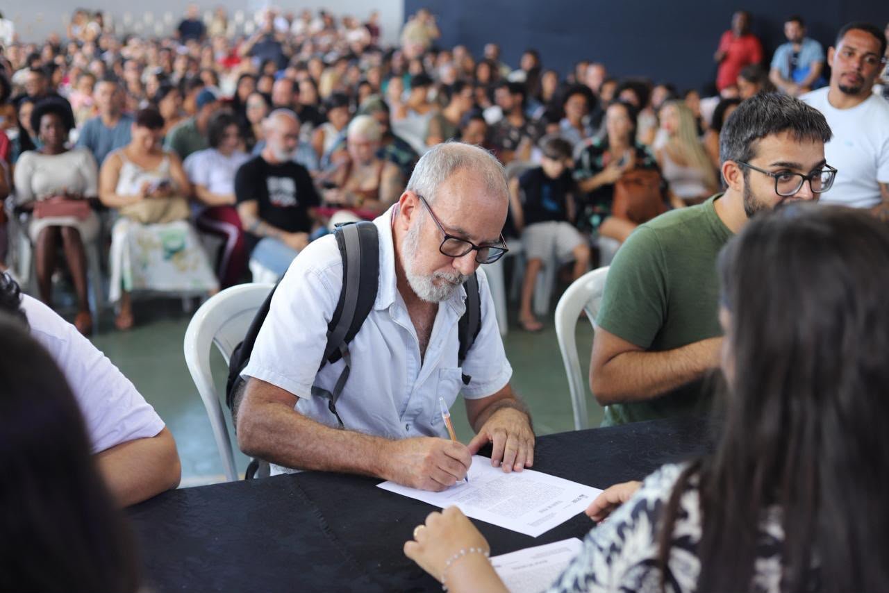 Prefeitura de Arraial do Cabo empossa 398 aprovados na terceira convocação do Concurso Público da Educação