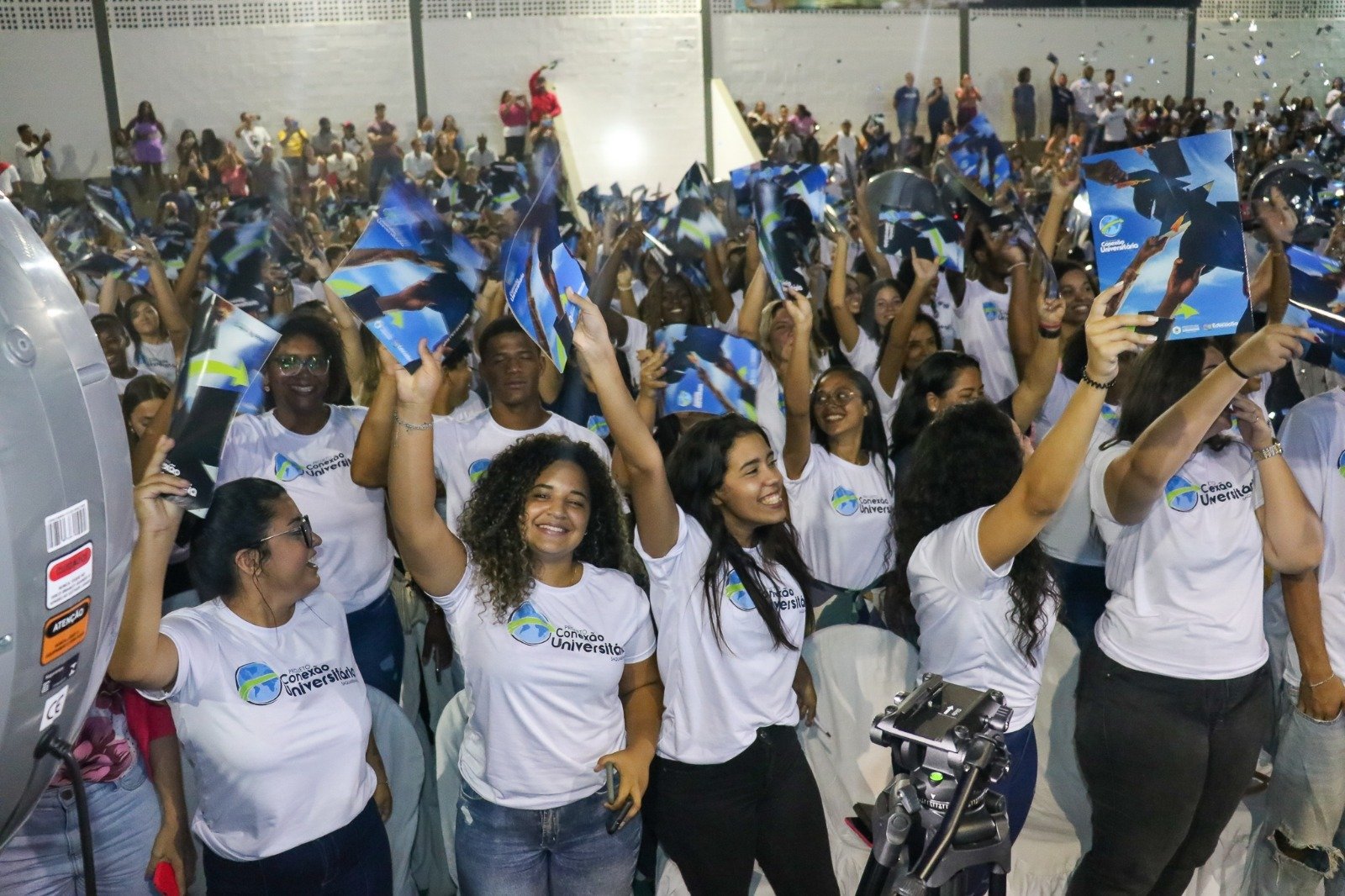 Estudantes que participaram do primeiro edital do Conexão Universitária chegam ao fim dos estudos e comemoram formatura