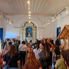 Mostra A.R.T.I. reúne artesanato, economia criativa e fortalecimento cultural no Charitas, em Cabo Frio