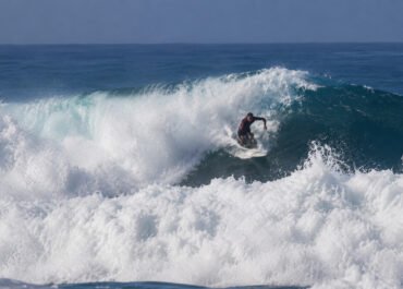 Mundial de Surfe de Joelho movimenta Saquarema com atletas de 12 países