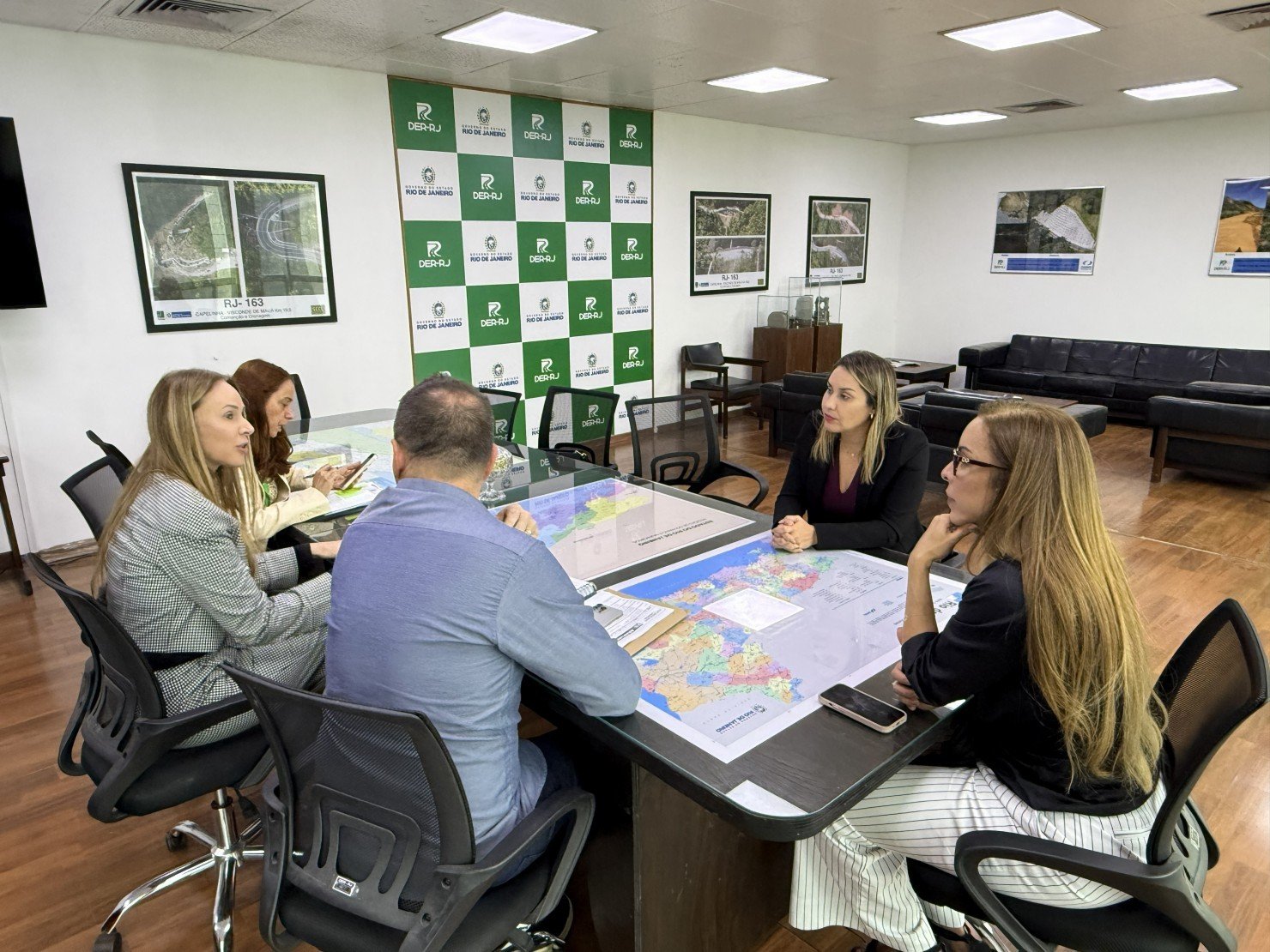 Prefeita Daniela Soares intensifica articulação com o Governo do RJ por obras de mobilidade e urbanização em Araruama