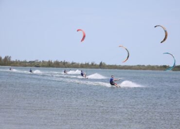 Capital estadual do Kitesurf, Araruama reúne atletas de todo o país para 2º Desafio Brasileiro da modalidade