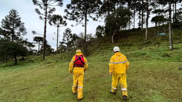 Destroços de helicóptero com cantor Rick são encontrados em Santa Catarina