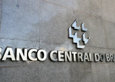 Mercado financeiro reduz previsão da inflação para 5% este ano