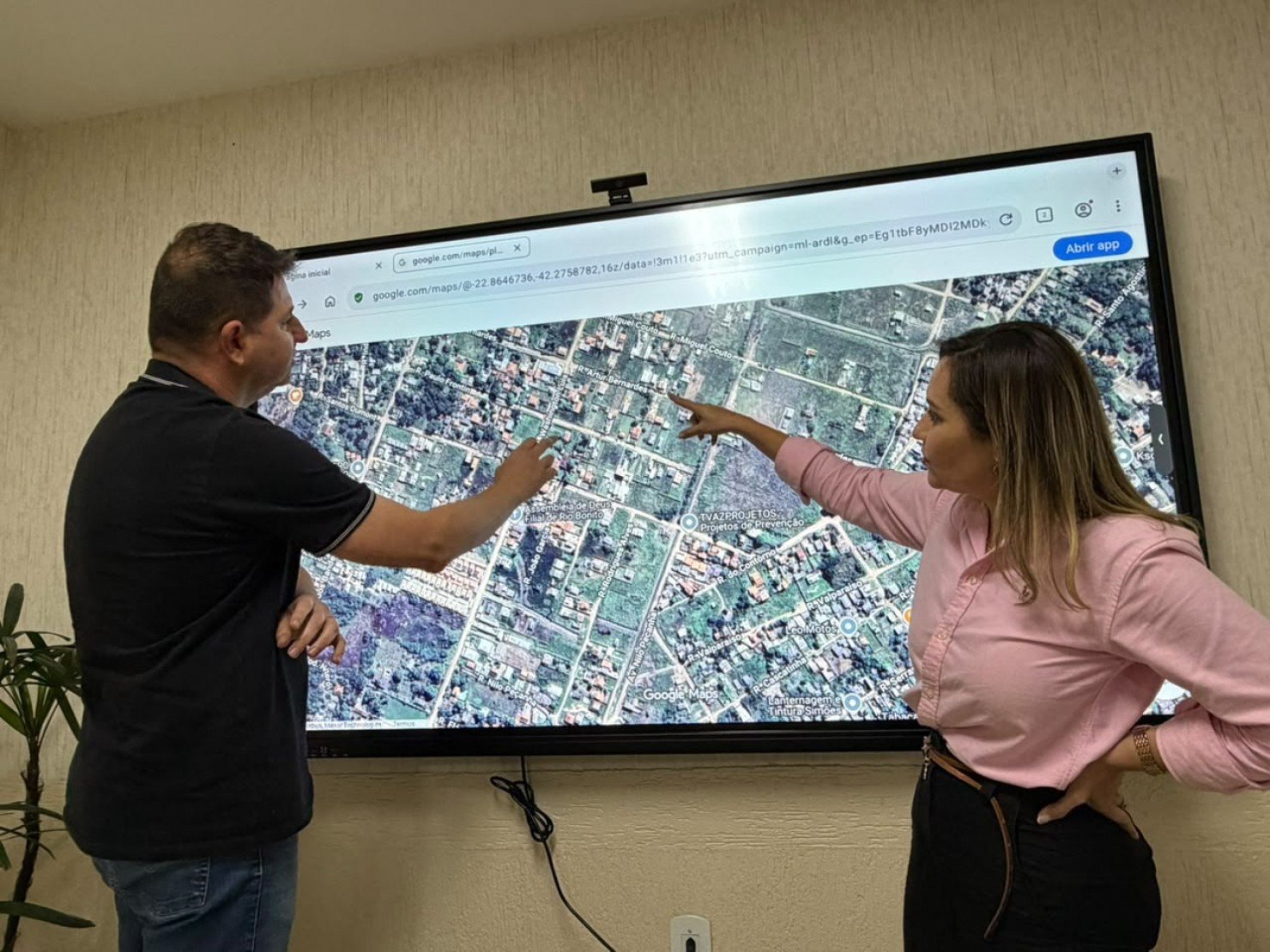 Daniela Soares anuncia pacote de obras para drenagem e pavimentação em Araruama