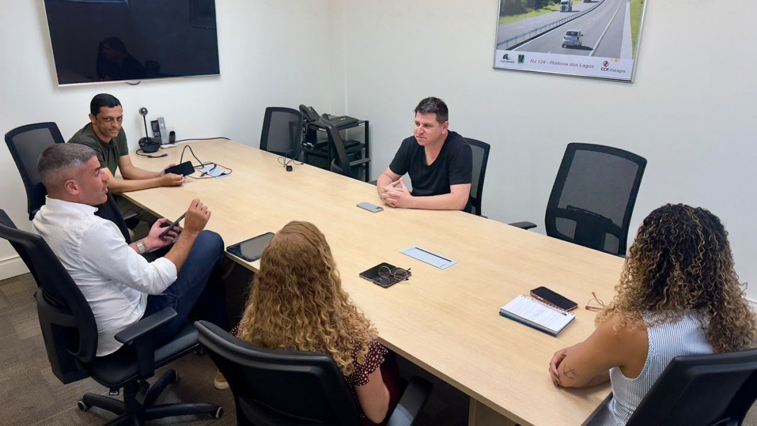 Araruama e CCR Via Lagos discutem melhorias na infraestrutura viária