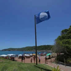 Búzios tem 5 praias aprovadas pelo programa Bandeira Azul e fica em 2º lugar no Brasil para a temporada 2026/2027